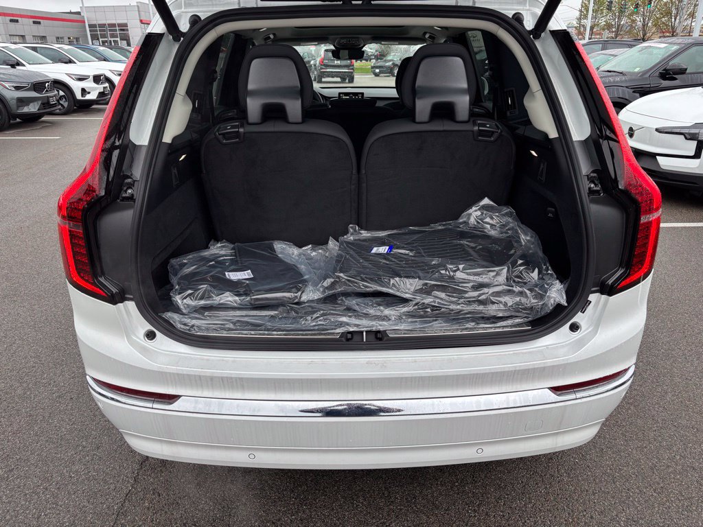 New 2026 Volvo XC90 B6 Core w/ Protection Package AWD/4WD image 17