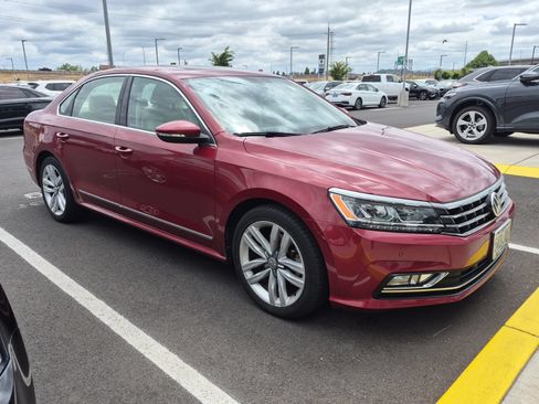 Used 2017 Volkswagen Passat 1.8T SE FWD image 6