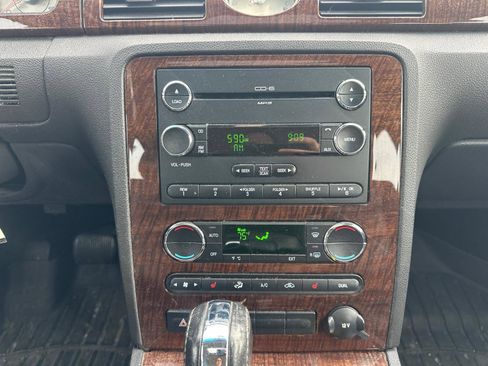 Used 2009 Ford Taurus Limited image 13