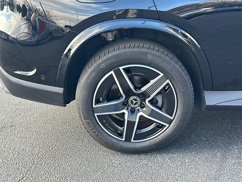 Certified 2025 Mercedes-Benz GLC 300 image 19