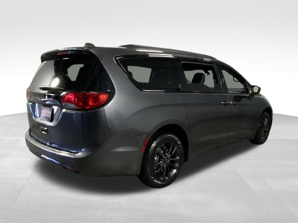 Used 2020 Chrysler Pacifica Touring-L AWD/4WD image 9