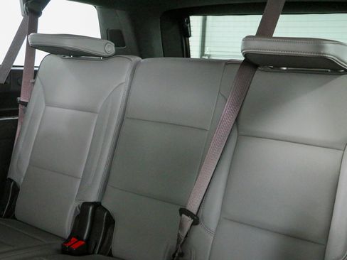Used 2022 GMC Yukon XL SLT w/ SLT Premium Package RWD image 29