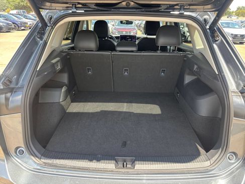 Used 2026 Volkswagen Tiguan SE AWD/4WD image 28