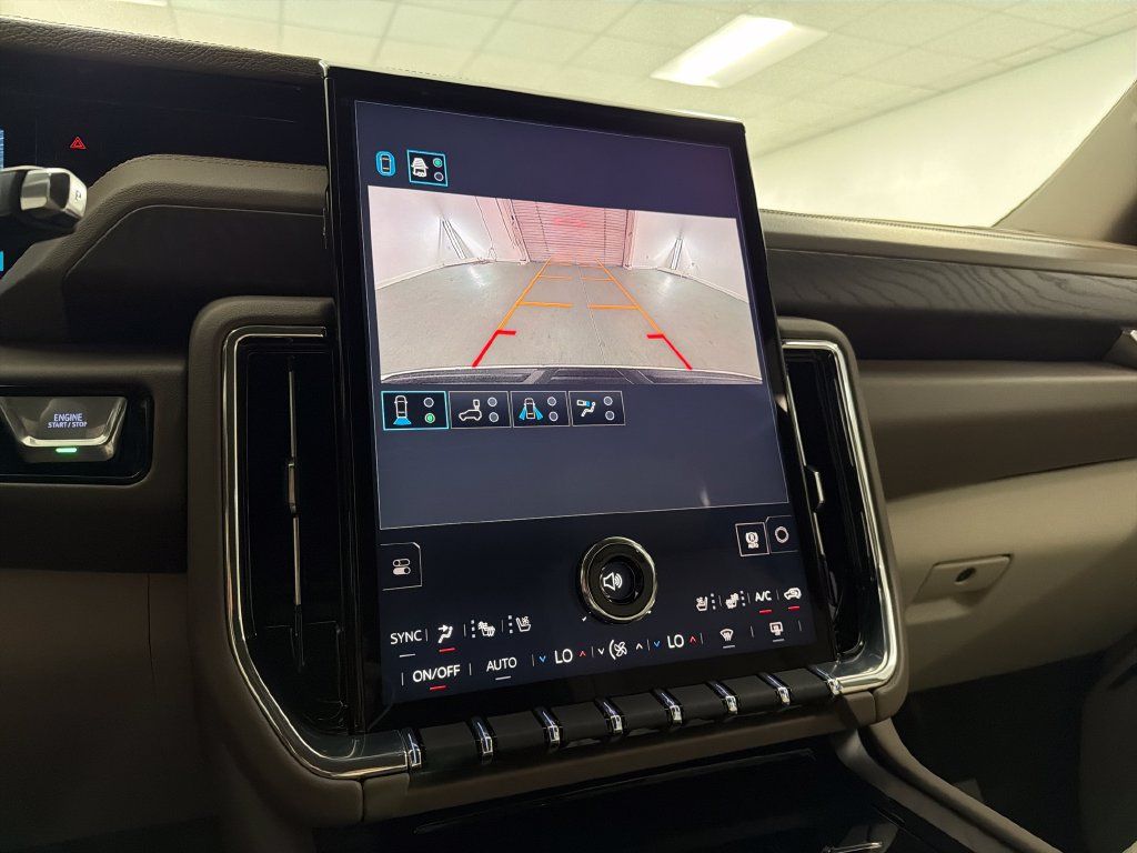 Used 2026 GMC Yukon XL Denali w/ Sun & Power Step Package RWD image 17