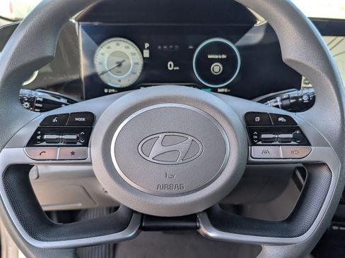 Used 2024 Hyundai Elantra SEL FWD image 18