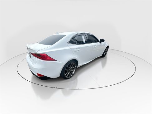 Used 2019 Lexus IS 300 AWD image 8