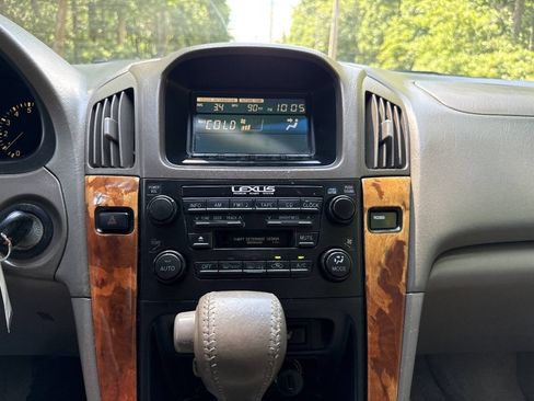 Used 2000 Lexus RX 300 4WD w/ Premium Pkg image 22