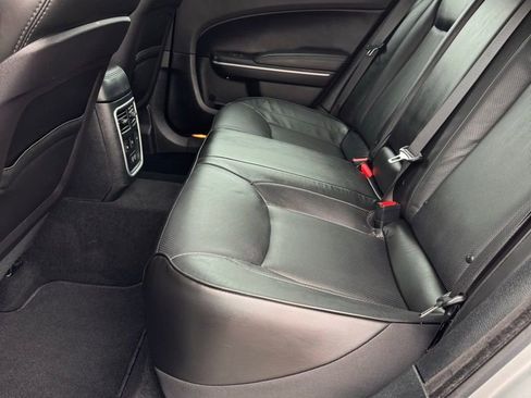 Used 2023 Chrysler 300 Touring L w/ Comfort Group image 10