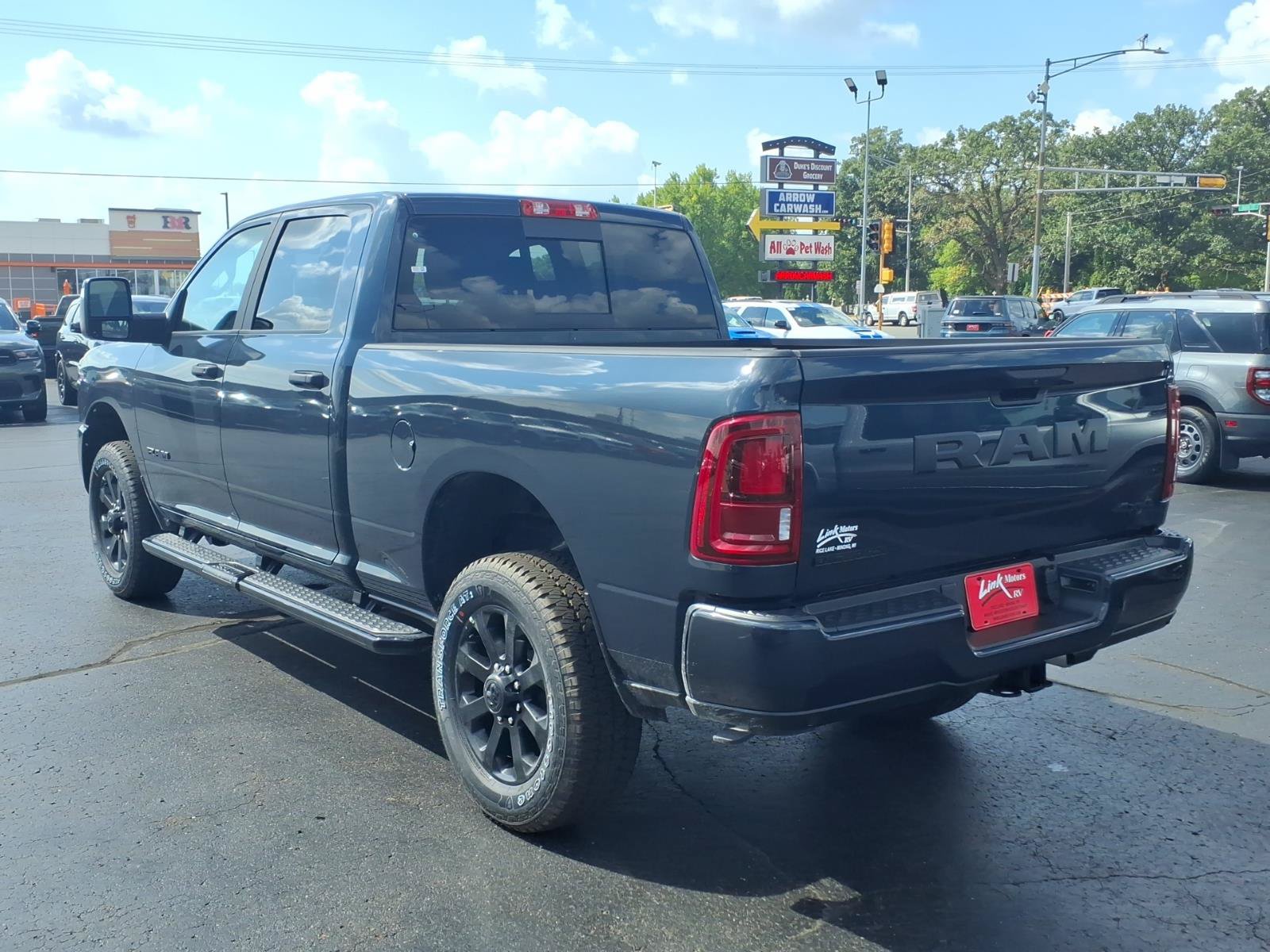 New 2026 RAM 2500 Big Horn AWD/4WD image 4