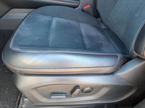 Used 2025 Ford Explorer ST image 6