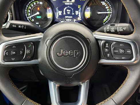 Used 2024 Jeep Wrangler Unlimited Sahara w/ Technology Group AWD/4WD image 24