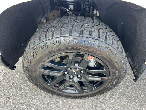 Used 2022 Chevrolet Silverado 1500 LT Trail Boss w/ Convenience Package II image 41