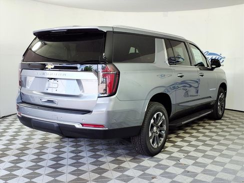 New 2026 Chevrolet Suburban LS image 25