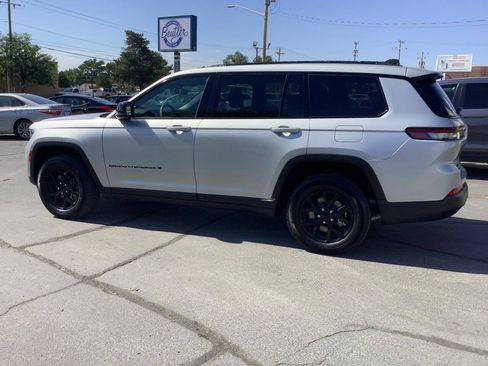 Used 2025 Jeep Grand Cherokee L Laredo AWD/4WD image 21