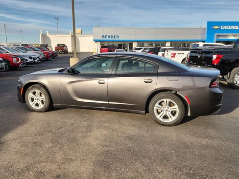 Used 2023 Dodge Charger SXT image 2