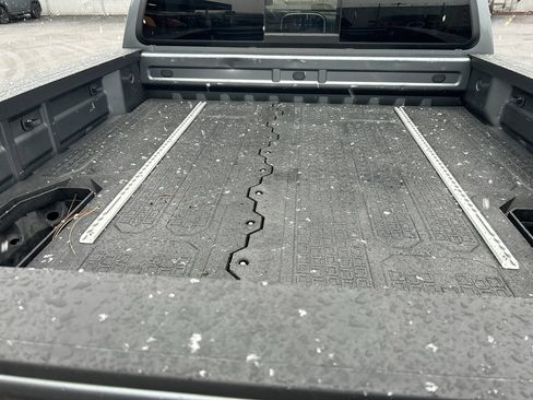 Used 2019 Chevrolet Colorado LT w/ LT Convenience Package image 9