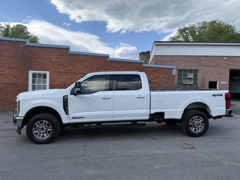 Used 2025 Ford F350 Lariat AWD/4WD image 1
