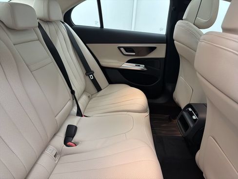 Used 2026 Mercedes-Benz E 350 Sedan image 27