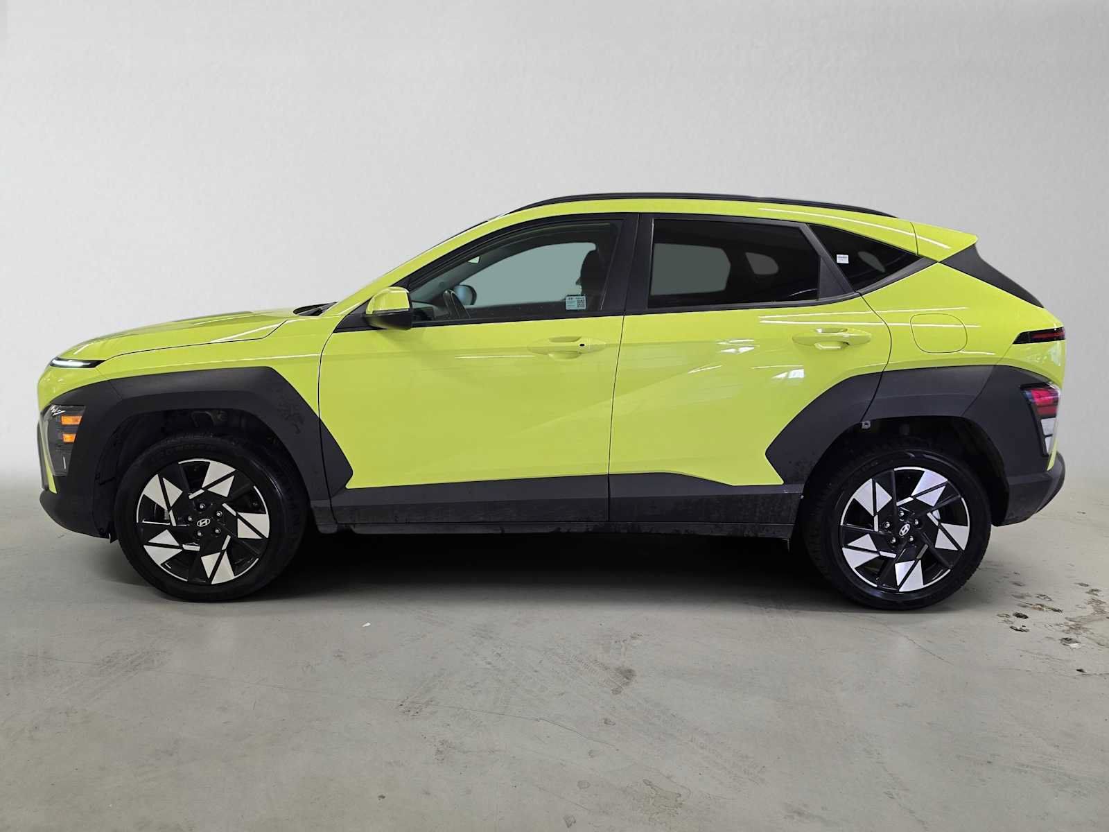 Used 2025 Hyundai Kona SEL AWD/4WD image 2