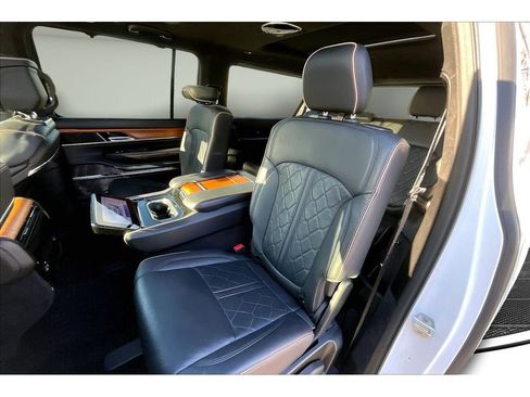 Certified 2024 Jeep Grand Wagoneer L Series III AWD/4WD image 24
