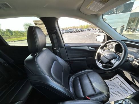Used 2025 Ford Escape Platinum AWD/4WD image 10
