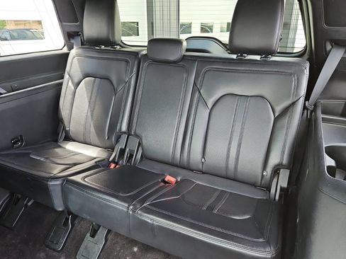Used 2018 Ford Expedition Limited w/ Equipment Group 301A AWD/4WD image 16
