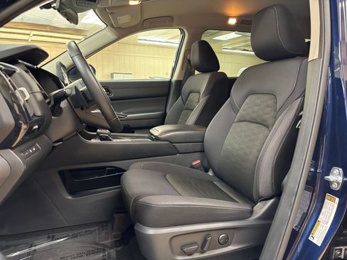 Used 2025 Nissan Pathfinder SV FWD image 29