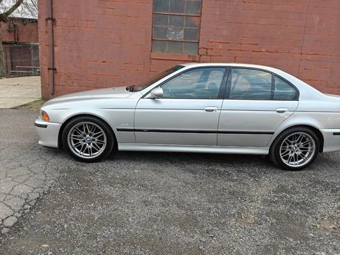 Used 2003 BMW M5 RWD image 3