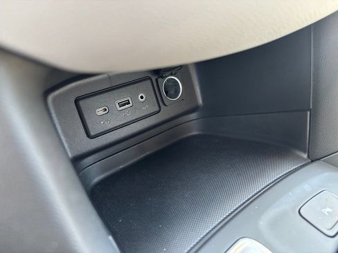 Used 2024 Chevrolet Equinox LT FWD image 27