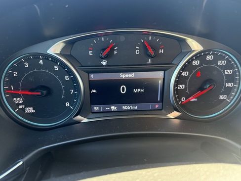 Used 2024 Chevrolet Equinox RS w/ RS Leather Package image 22