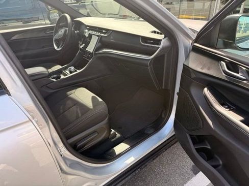 Certified 2024 Jeep Grand Cherokee Laredo X w/ Luxury Tech Group I RWD image 14