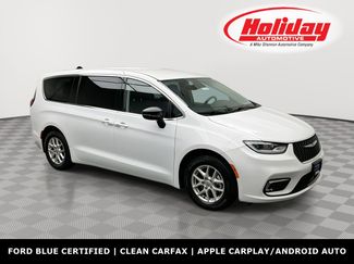 Used 2024 Chrysler Pacifica Touring-L video 1