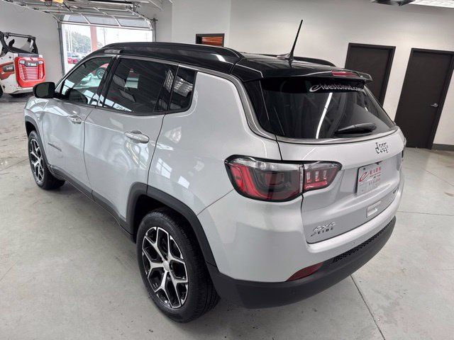 Used 2024 Jeep Compass Limited AWD/4WD image 8