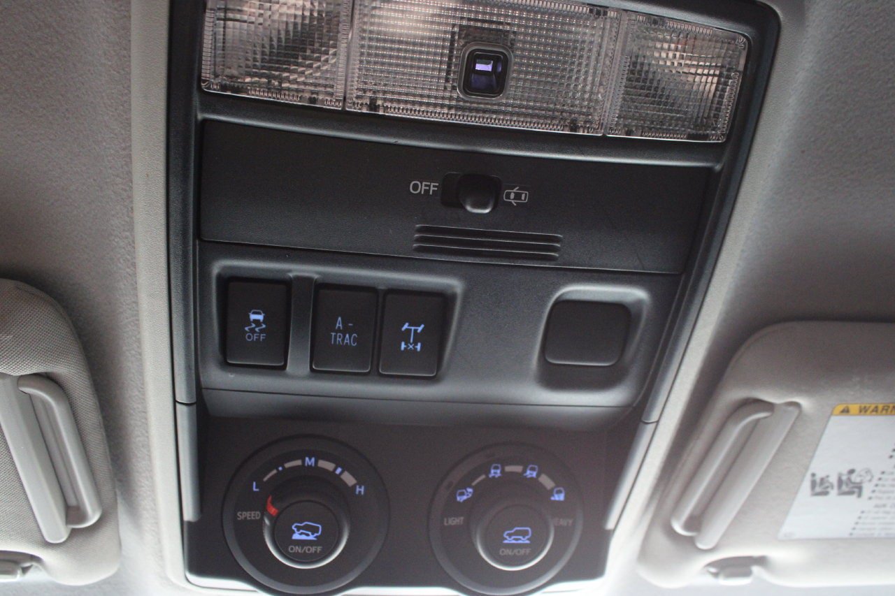 Used 2018 Toyota 4Runner TRD Off-Road AWD/4WD image 11