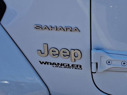 Certified 2022 Jeep Wrangler Unlimited Sahara w/ Cold Weather Group image 30