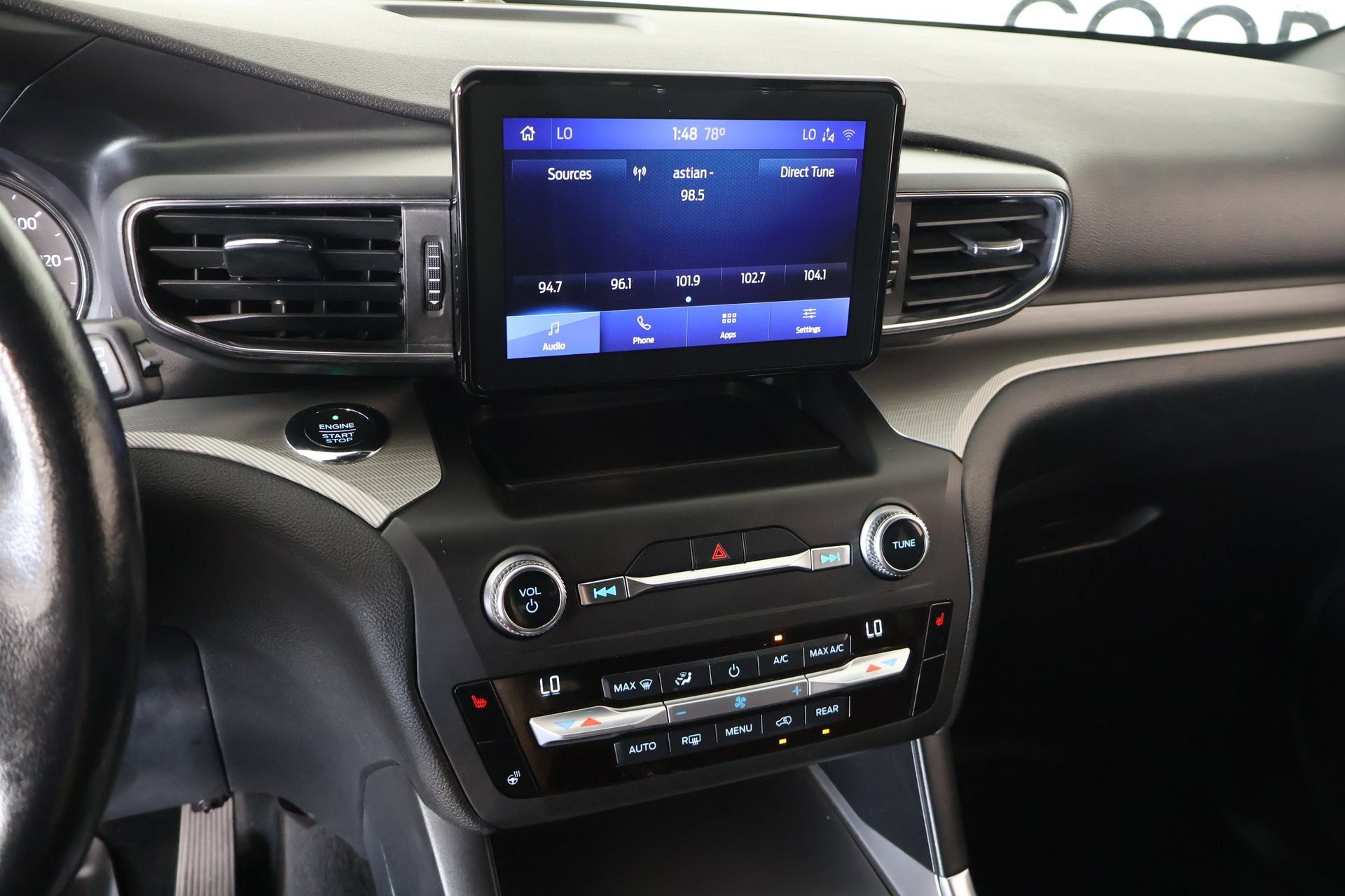 Used 2020 Ford Explorer XLT w/ Equipment Group 202A AWD/4WD image 5