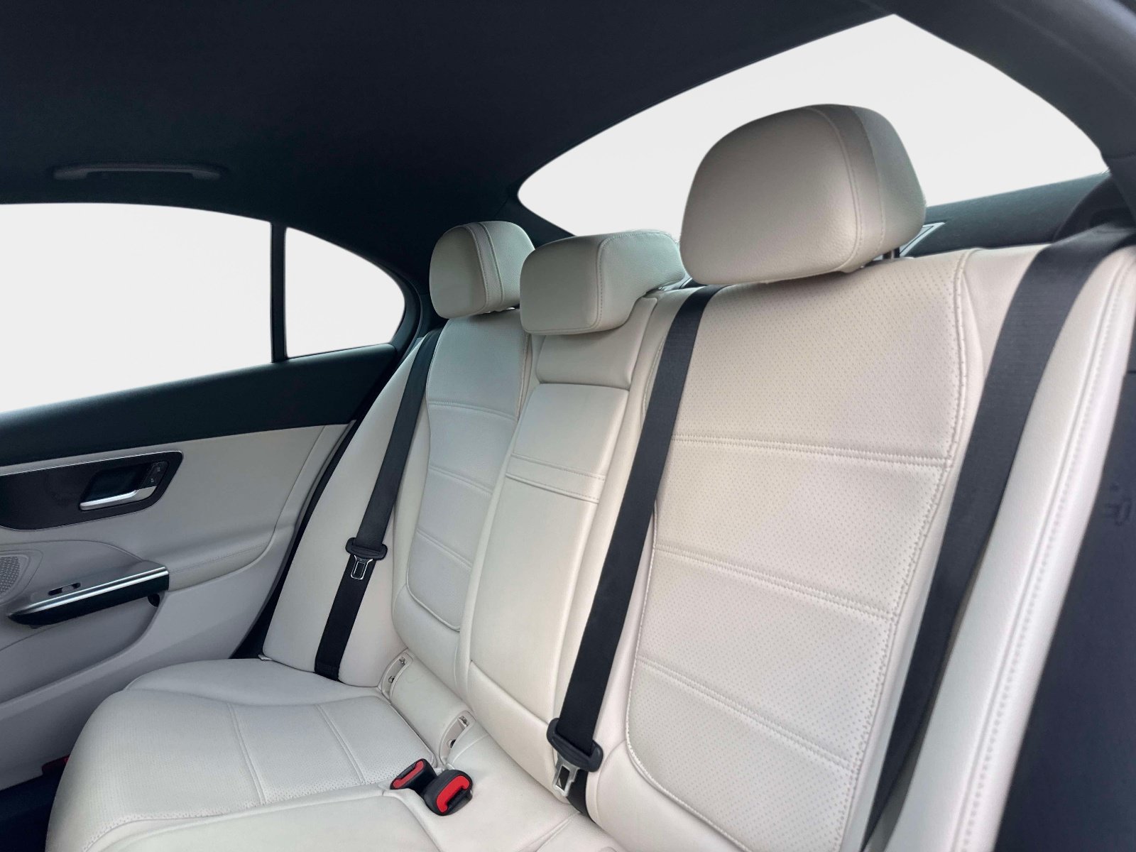 Used 2022 Mercedes-Benz C 300 Sedan image 12