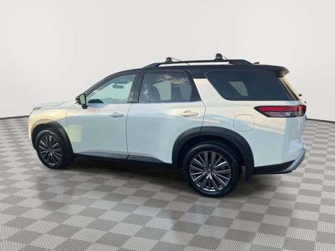 Used 2024 Nissan Pathfinder SL w/ SL Premium Package AWD/4WD image 5