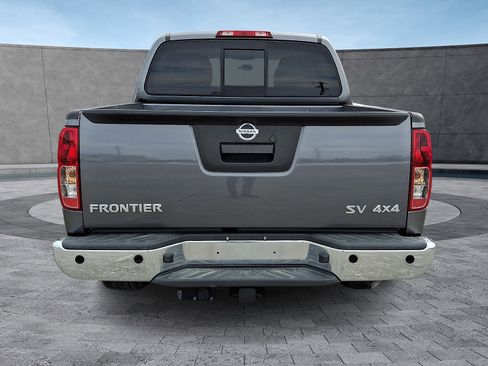 Used 2020 Nissan Frontier SV image 9