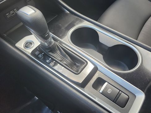 Used 2024 Nissan Altima 2.5 SV AWD/4WD image 23