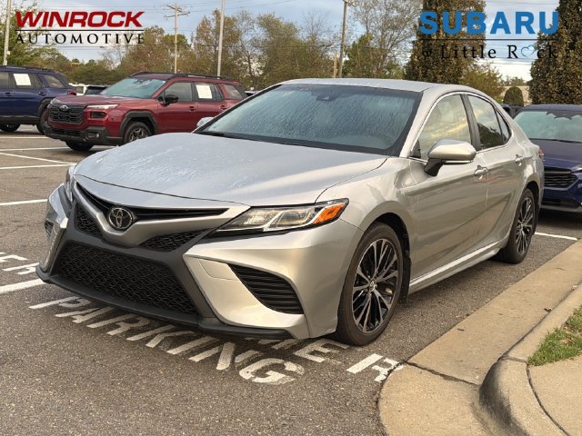 Used 2018 Toyota Camry SE w/ Convenience Package FWD image 1
