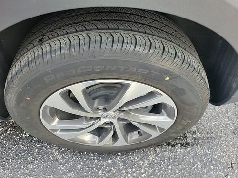 Used 2023 Buick Envision Essence image 18