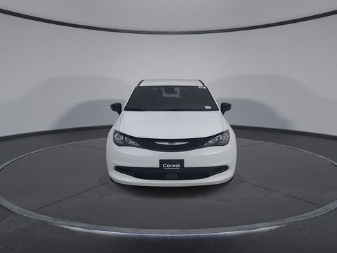 New 2026 Chrysler Voyager LX image 5