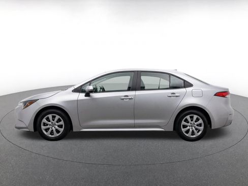 Used 2025 Toyota Corolla LE FWD image 6