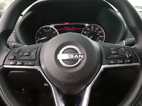 Used 2025 Nissan Sentra SV FWD image 15