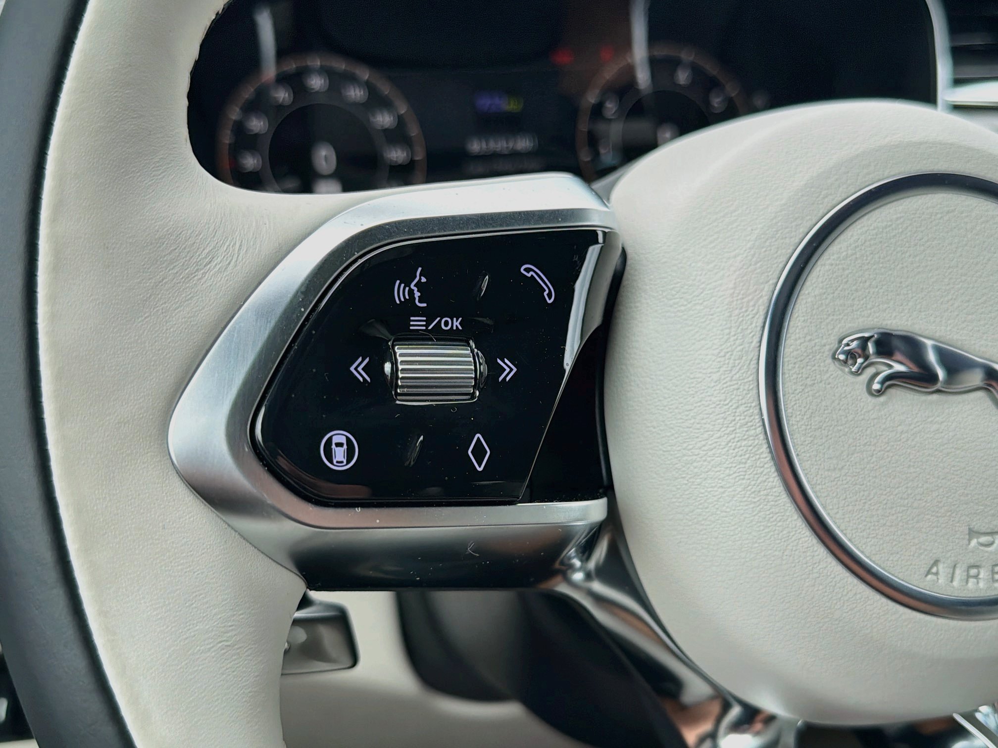 New 2026 Jaguar F-PACE R-Dynamic S AWD/4WD image 38
