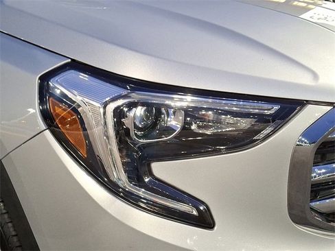 Used 2020 GMC Terrain SLT w/ Preferred Package image 13
