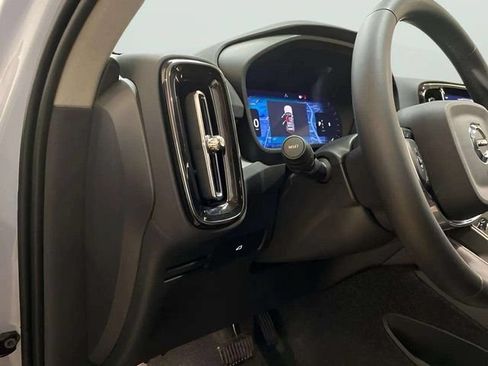 Used 2025 Volvo XC40 B5 Core AWD/4WD image 55