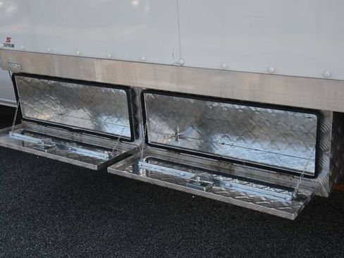 Used 2023 Ford E-450 and Econoline 450 Super Duty w/ Power Windows & Locks Group RWD image 14