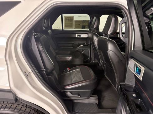 Used 2023 Ford Explorer ST-Line w/ Class IV Trailer Tow Package AWD/4WD image 37
